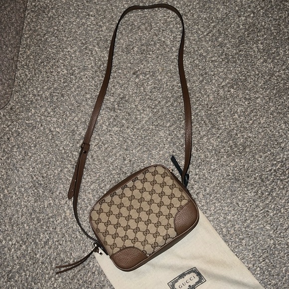 Gucci crossbody purse. Medium - Picture 1 of 13